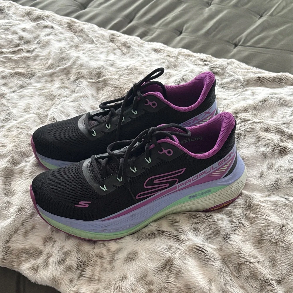 Skechers Women's Black & Purple Propulsion Running Sneakers - Picture 1 of 3